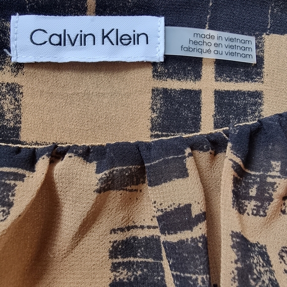Calvin Klein Mixed Fabric Block Pattern Lined Flowy Top - Picture 7 of 8